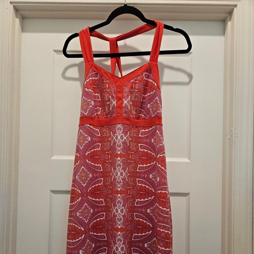 Red and pink paisley print